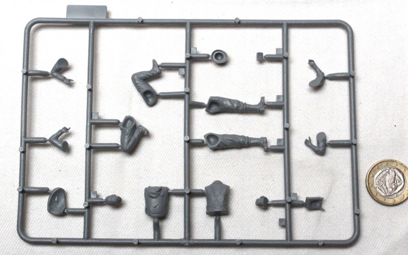 Rückseite des Spritzlings: Figur 1 (Bereich links), Figur 4 (Bereich rechts)