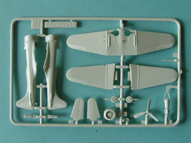 Revell - SBD-5 Dauntless