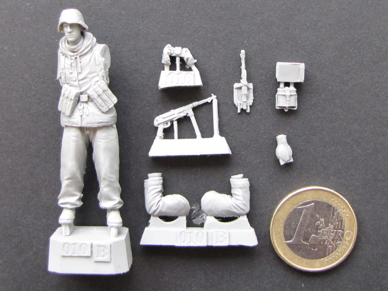 Corsar Rex Miniatures - German Soldier Waffen SS World War 2