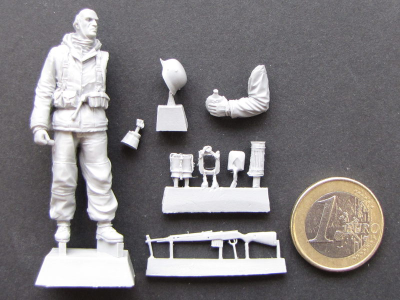 Corsar Rex Miniatures - German Soldier Waffen SS World War 2