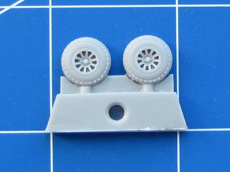 S.B.S Model - P-51 Mustang wheel set (block tread)