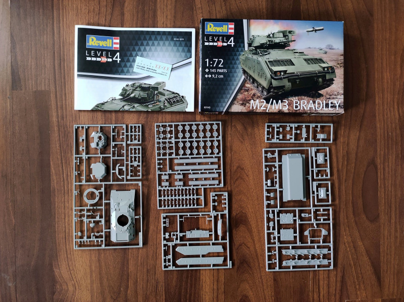 Revell - M2 / M3 Bradley  