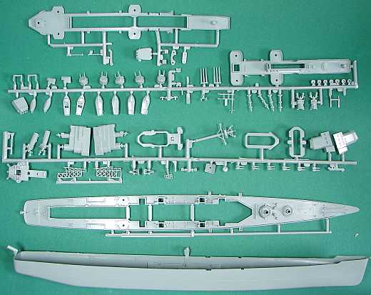 Revell - Guided Missile Fleet and Seaplane Tender Gift Set