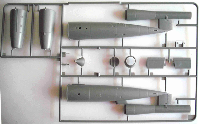 Bronco Models - German V-1 Fieseler FI103 A-1 Flying Bomb