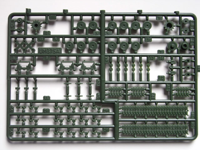 UM Unimodel - Medium tank M4(105) HVSS Sherman