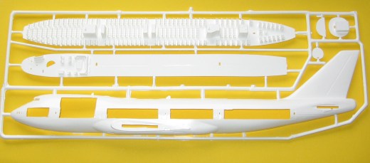 Revell - Boeing 747 Cutaway Display Plane