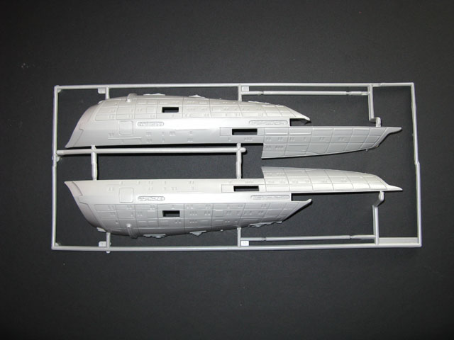 Revell - Star Trek U.S.S. Voyager