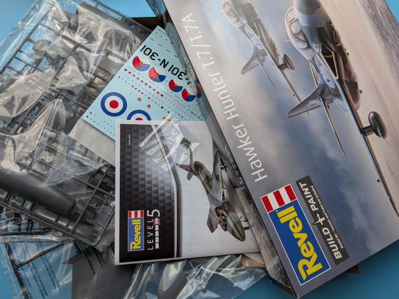 Revell - Hawker Hunter T.7/T.7A