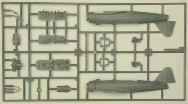 Hasegawa - 21st Kokusho A6M2-K Zero Fighter Trainer Type 11