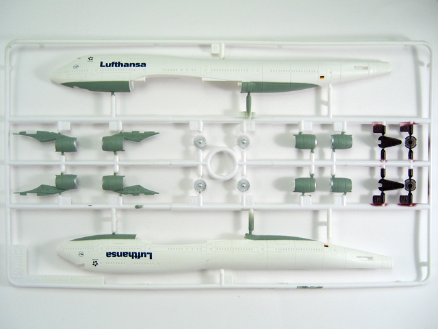 Revell - Boeing 747-400 Lufthansa