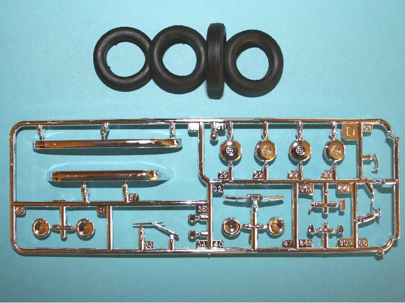 Rahmen D, Chromteile und die Reifen