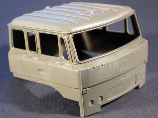 Trumpeter - DF-21 Ballistic missile launcher