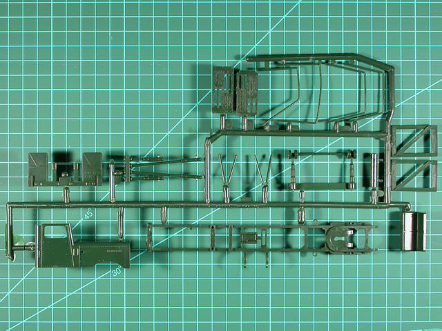 Spritzling-Segment mit Fahrzeugrahmen und...nochmals Teilen für's Fahrerhaus ;0)