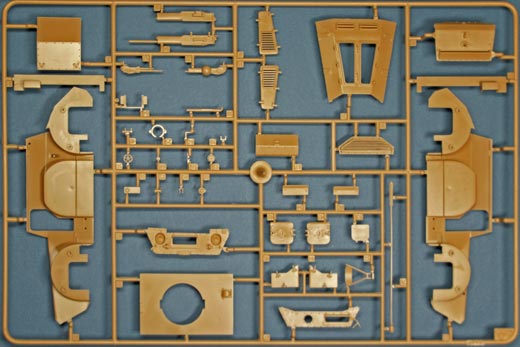 Italeri - Autoblinda AB 43