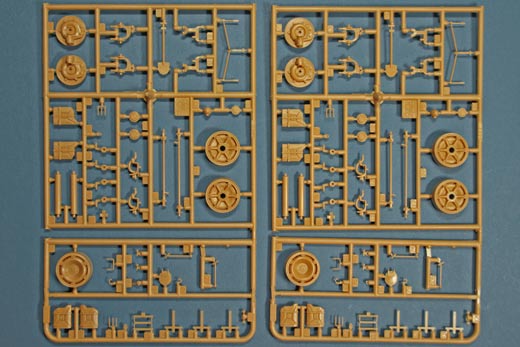 Italeri - Autoblinda AB 43