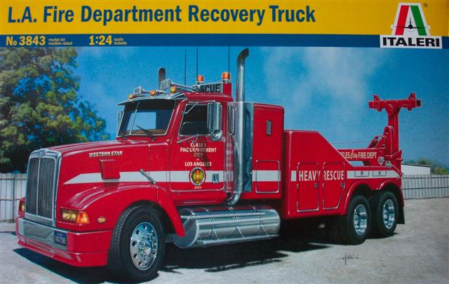 Italeri - LA Fire Department Recovery Truck