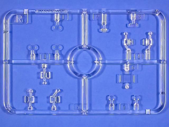 Voller Durchblick ohne Schlieren und Kratzer - Spritzling R mit den transparenten Teilen des Bausatzes