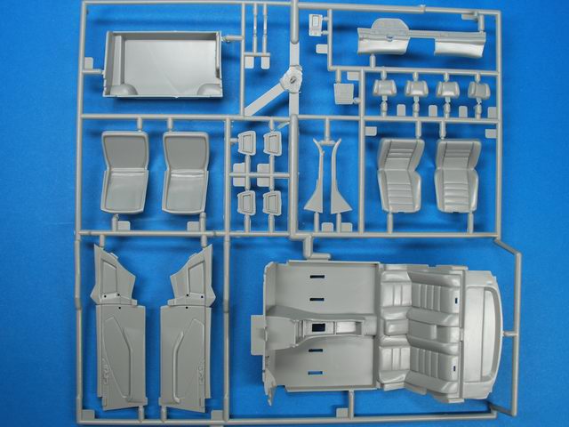 Revell - Mercedes-Benz 560 SEC