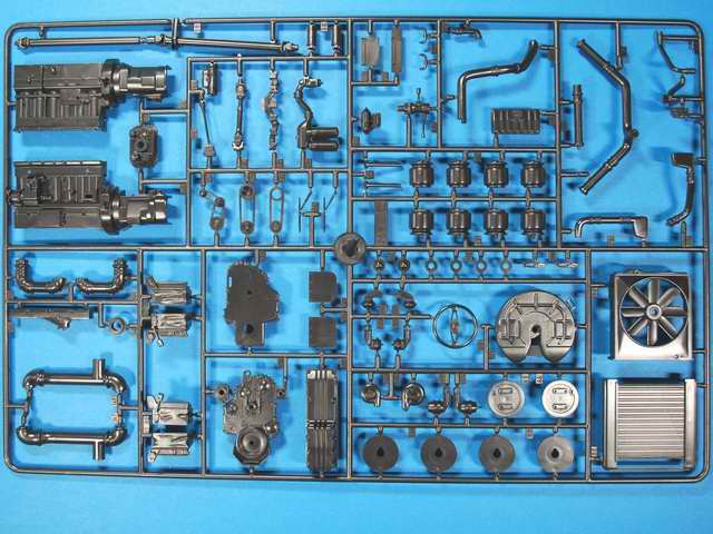 Der Motorblock wurde sehr gut wiedergegeben und verfügt über reichlich Teile.