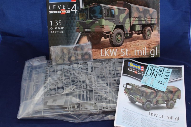 Revell - LKW 5t. mil gl