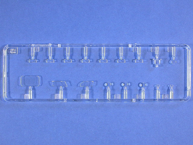 Spritzling GP2 mit den transparenten Teilen des Bausatzes