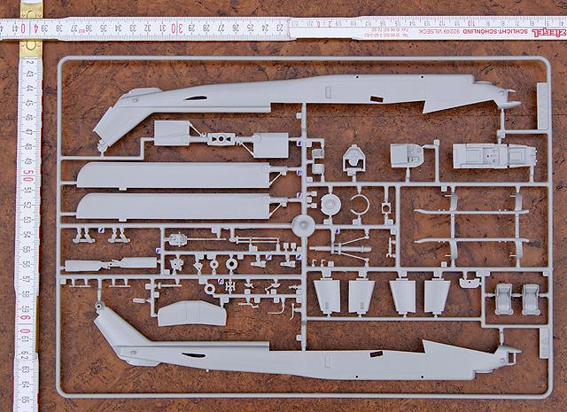 Italeri - AH-1 Z Viper Combat Helicopter