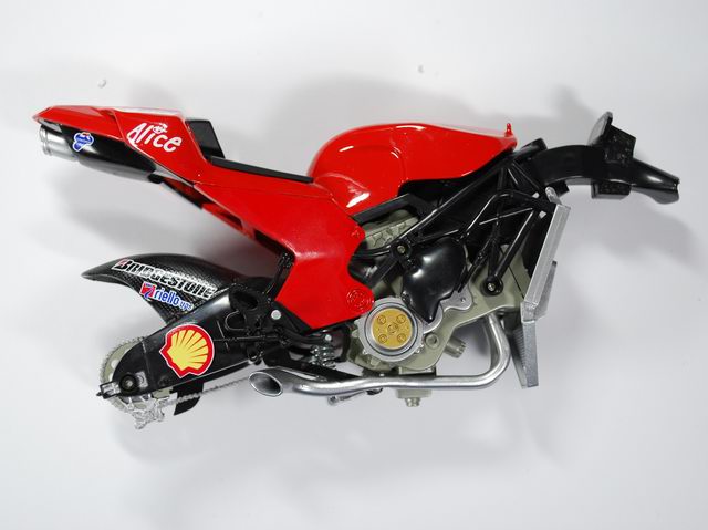 Italeri - Ducati Desmosedici GP8 2008