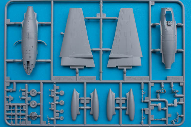 Azur - D.H.100 Vampire FB Mk.5 "Armee de l Air & Aeronavale"