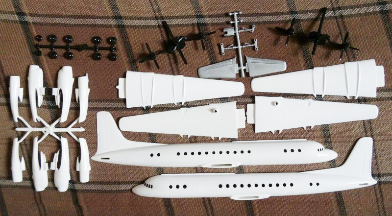 VEB Plasticart - Iljuschin Il-18