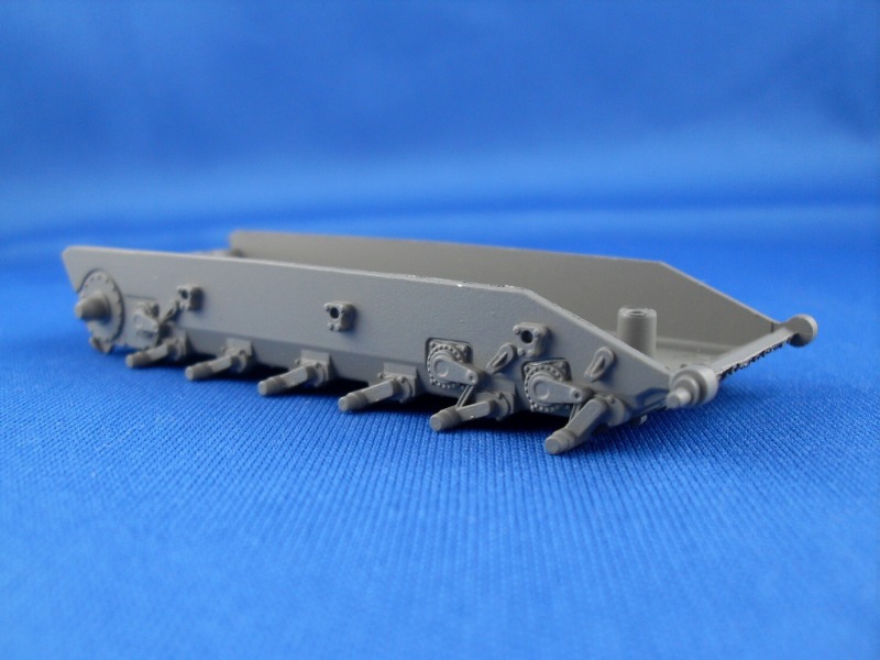 Die bereits grundierte Metallwanne.