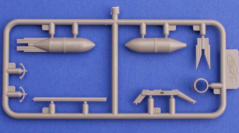 ICM - Henschel Hs 126A-1 with bomb racks