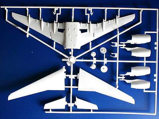 Revell - Airbus A 321-100 "Lufthansa Retro Design"