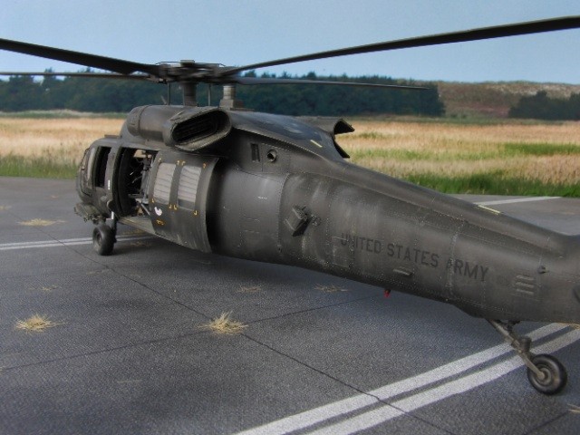 UH-60 Black Hawk, 1:35