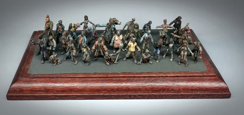 Auch im 28 mm-Figuren-Bereich lässt sich diese Technik anwenden, hier bei einer Horde Untoter