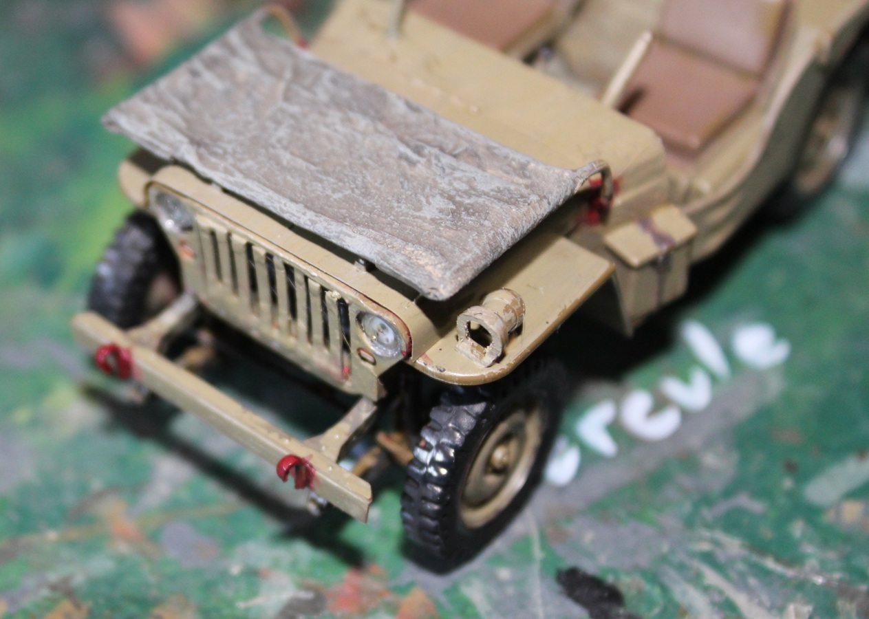 Nachdem die rot eingefärbten Zurrhaken zu mehreren SAR-Maßnahmen geführt hatten und schließlich an O